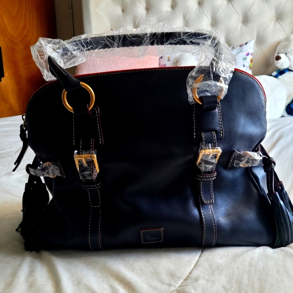AUTHENTIC DOONEY and BOURKE Saffiano leather NAVY BLUE satchel.